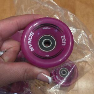 Hugo boss blazer 42 L in gray with faint  blue pinstripe